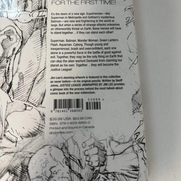 DC Justice League Unwrapped by Jim Lee Like New Hardcover Comic - Picture 5 of 7